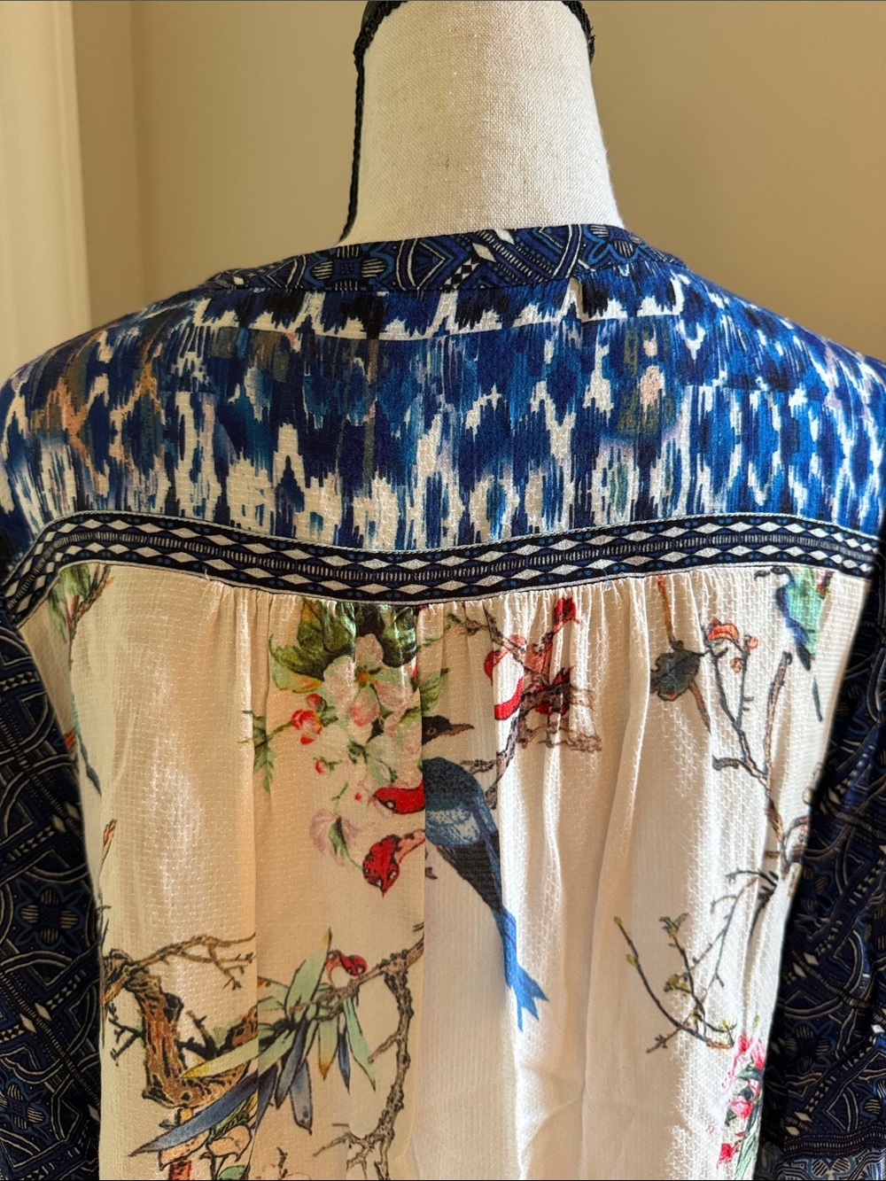 Hale Bob Boho Bird Floral Print Tunic Blouse Size L Blue Cream - Picture 5 of 7
